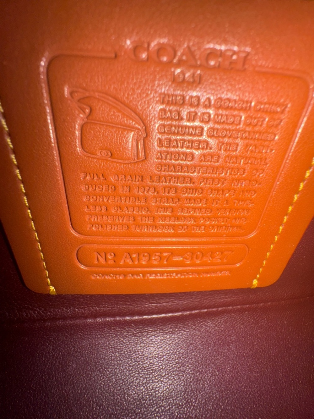 Coach - 1941 Reissued Dinky with Kisslock - Black Leather Embossed EUC (2019) - Picture 6 of 11